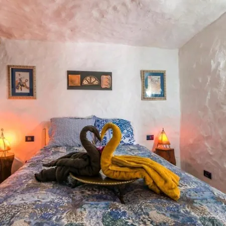 بيت للعطل Silence's Cave Rural House *