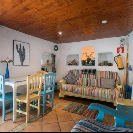 Silence's Cave Rural House Дом отдыха Артенара