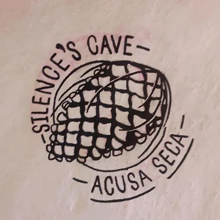 Silence's Cave Rural House