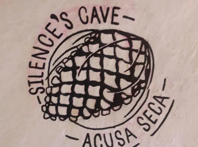 Silence's Cave Rural House