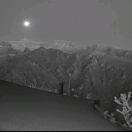 Silence's Cave Rural House *